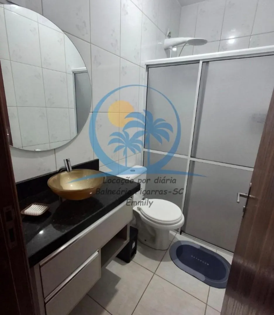 Casa Aconchegante, Com Churrasqueira, Garagem E Apenas 1 Quadra E Meia Do Mar Piçarras