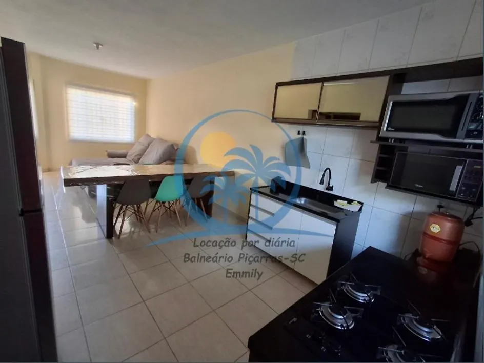 度假居 Casa Aconchegante, Com Churrasqueira, Garagem E Apenas 1 Quadra E Meia Do Mar Piçarras
